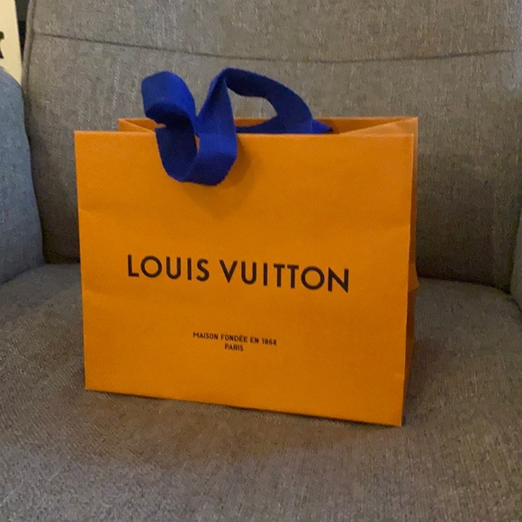 LV paper bag - Picture 1 of 3